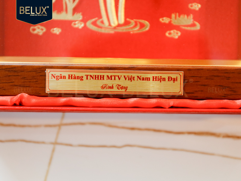 Lô tranh hoa sen Ngân Hàng Hiện Đại 20x20cm dát vàng 24k thiết kế theo yêu cầu